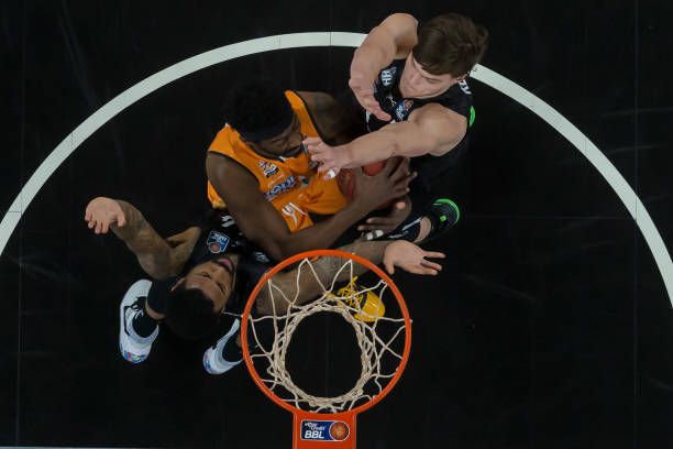 任何一名主 任何一名主