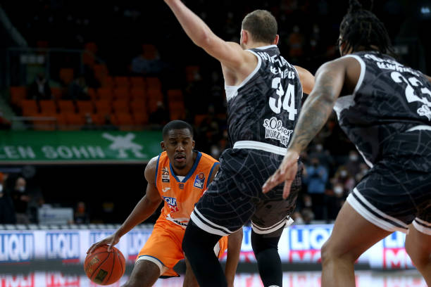 备受球迷与 备受球迷与